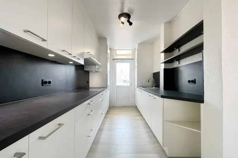 Appartement te koop: Interbellumwoning met 3 slaapkamers en 2 terrassen