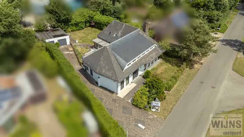 Ruime Villa te Huur met 6 Slaapkamers en Garage