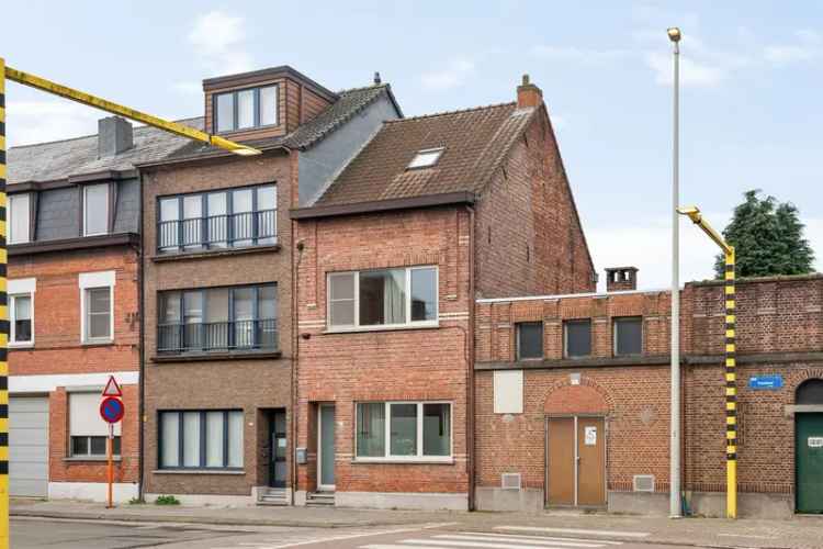 Te huur charmante woning met vier slaapkamers en tuin in Boom