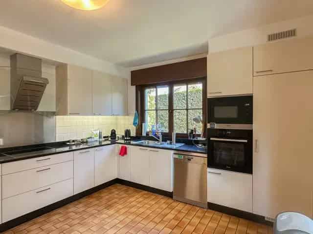 Ruime 5 Slaapkamers Villa te Waterloo