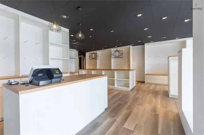 Handelspand te Koop Oudenburg: Multifunctioneel Pand met Appartementen