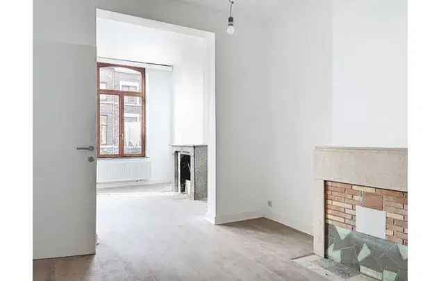 Huur 4 slaapkamer appartement van 172 m² in Liège