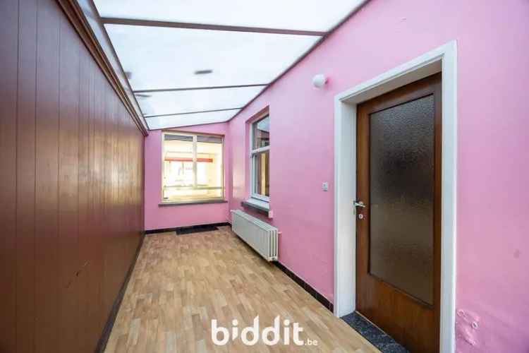 OP TE FRISSEN WONING Nabij Scholen en Openbaar Vervoer