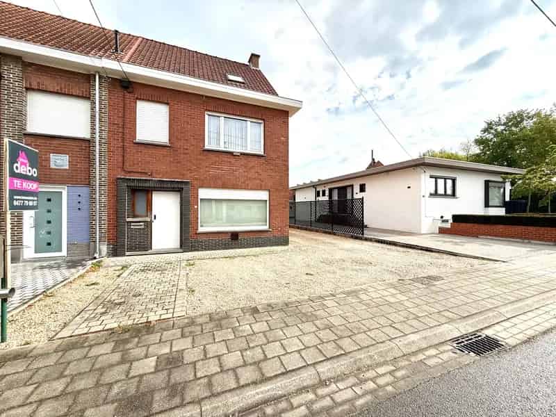 Huis te Koop Beveren-Leie - Statige Woning Gunstige Locatie
