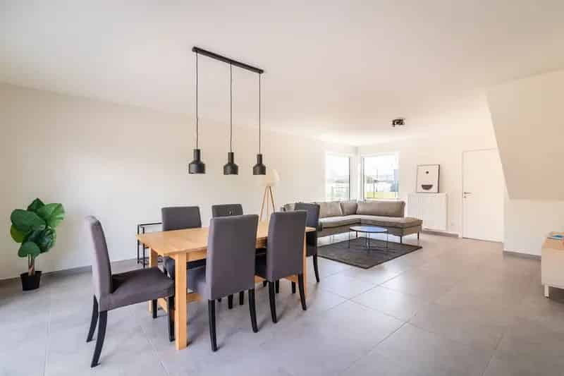 Twee Moderne Huizen Grote Tuin Vezon