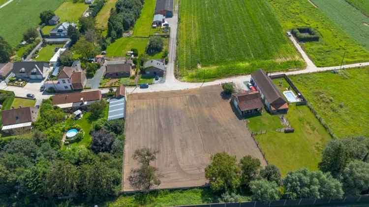 Bouwgrond voor het oprichten van een villa op 11a 79ca