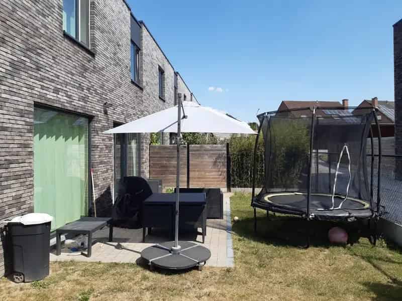 Halfopen Bebouwing 160m² met Zonnepanelen