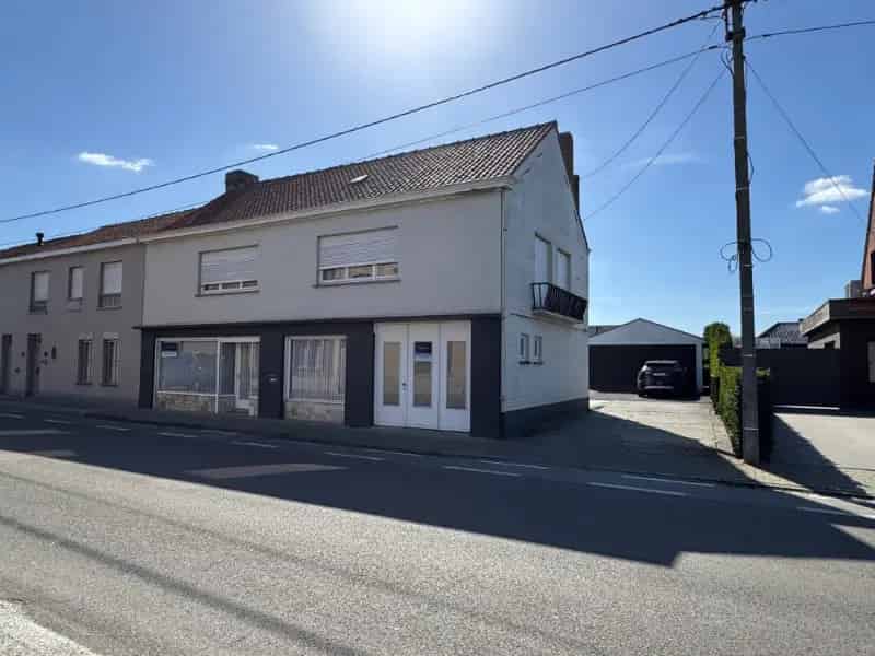 Ruime gezinswoning te huur 301m²