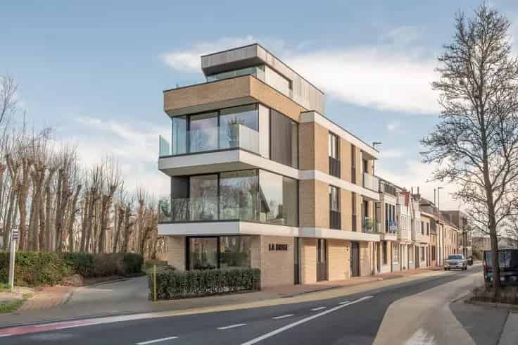 Appartement Te Koop Nabij Strand en Willemspark