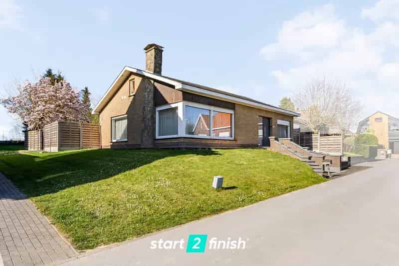 Ruime woning te Klerken met extra grond