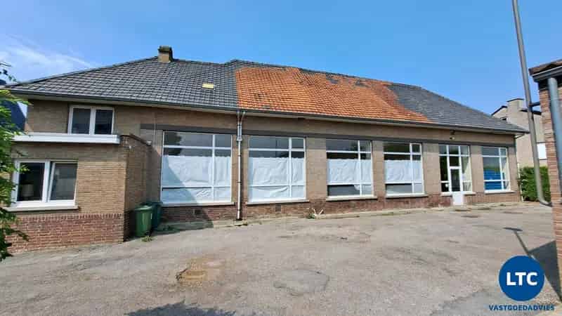 Multifunctioneel Gebouw Geetbets Ruime Woning Co-housing Zelfstandige Activiteit