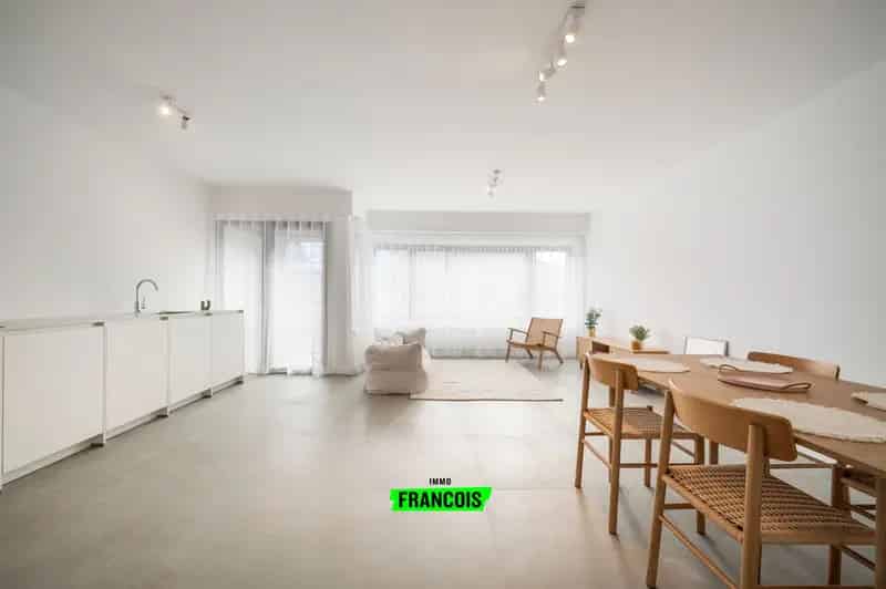 Appartement te koop Oostende gerenoveerd zeezicht