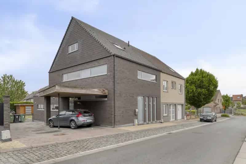 Ruime 3-gevelwoning te Liedekerke met 3 badkamers