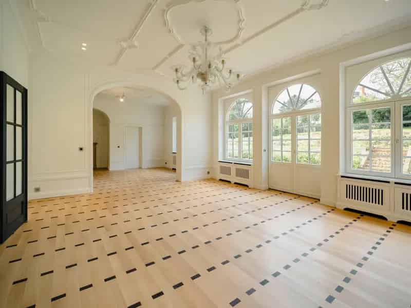 Huis te Koop Ukkel Florida 6 slaapkamers 740m²