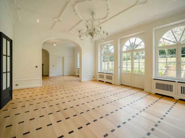 Huis te Koop Ukkel Florida 6 slaapkamers 740m²
