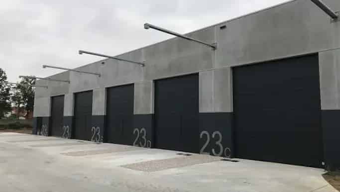 Magazijn te huur Roeselare - 98m² - 2 Parkings - Nabij E403