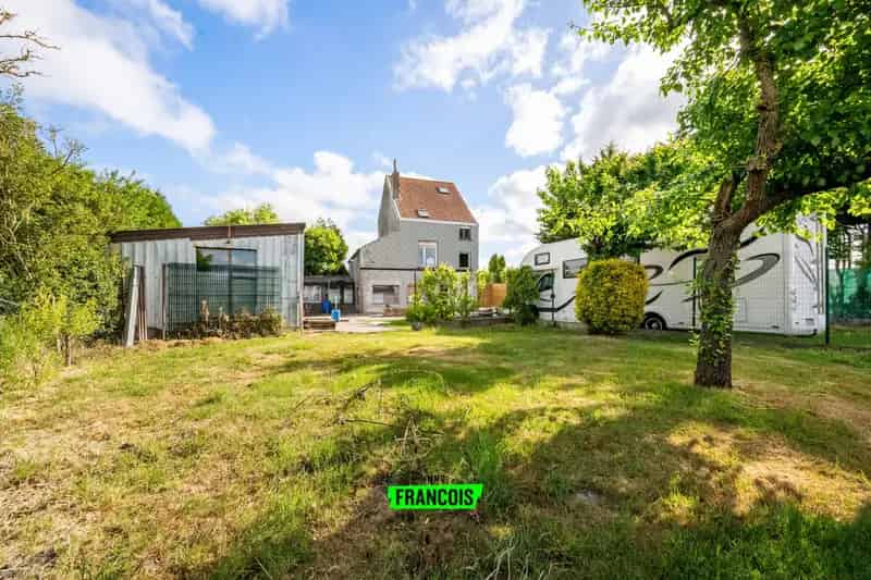 Huis te renoveren te Bredene 3700m²