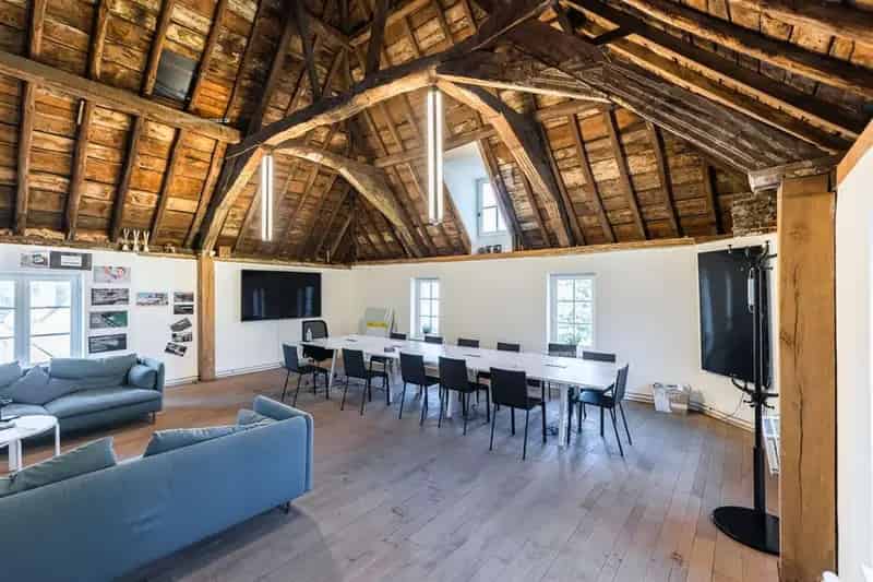Kantoorruimte te huur Dilbeek 800m² nabij R0 E40