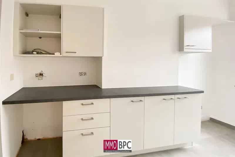 Appartement 2 slaapkamers Molenbeek gerenoveerd 70m²