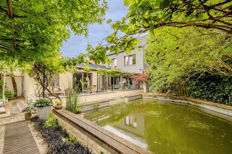 Gerenoveerde woning 2240m² 3 slaapkamers tuin garage