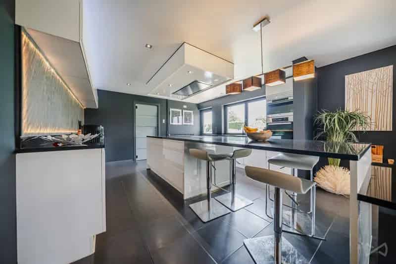 Twee Huizen Platteland: Gezin, Airbnb, Vrij Beroep