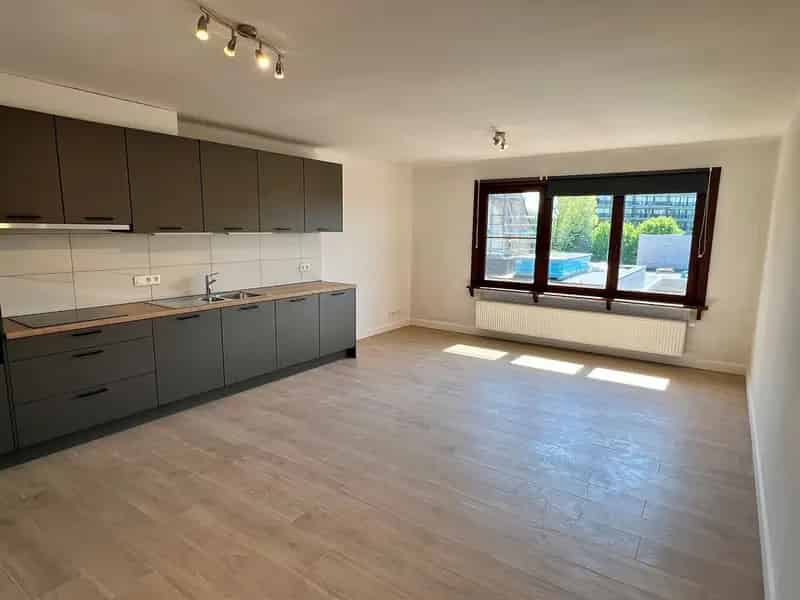 Appartement te huur 2 slaapkamers dakterras parking