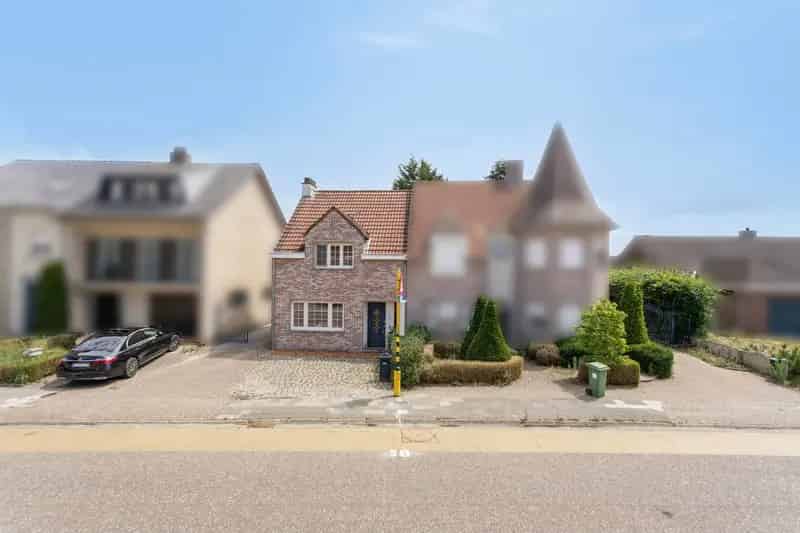 Huis te koop Mol: Charmante woning met tuin en garage