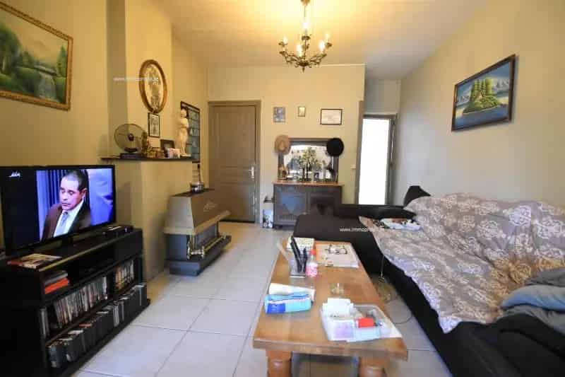 Huis te koop Kortrijk: 2 slaapkamers, grote zolder, nieuwe keuken