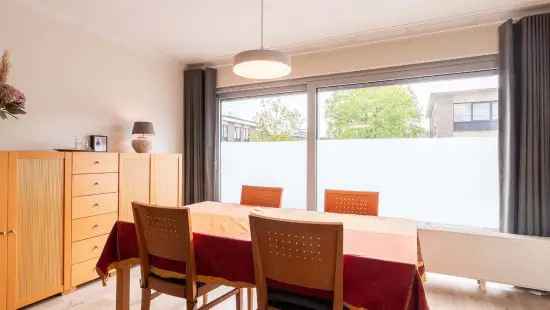 Ruim 3-slaapkamer appartement met vernieuwde keuken