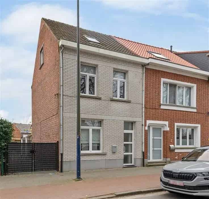 Gerenoveerde HOB Woning Kontich 3 4 slaapkamers Tuin 4 Autostaanplaatsen