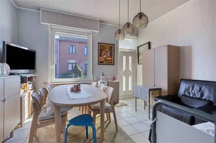 Huis Te Koop Ramsdonk: Halfopen Bebouwing met Ruime Garage