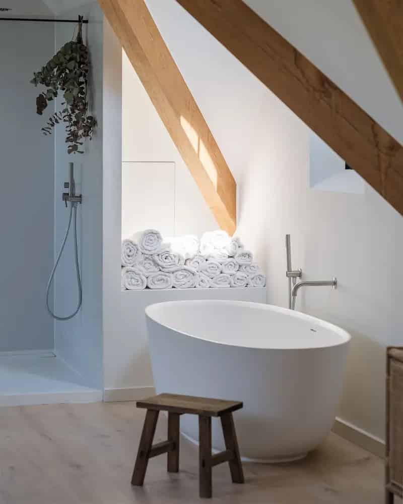 Magnifiek gerenoveerde hoeve te Merendree