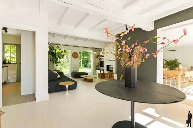 Uitstekend gelegen villa in de rustige wijk, grens Schilde