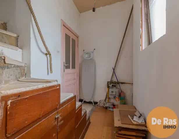 Huis te Koop in Erpe-Mere: Te renoveren woningen met koer