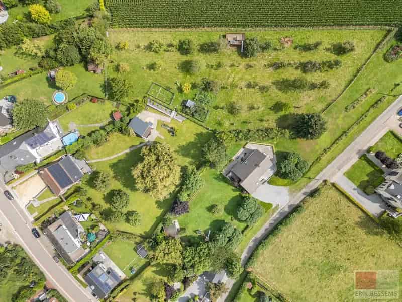 Huis te koop Sippenaeken: gerenoveerd landhuis met 6000m² tuin en weiland