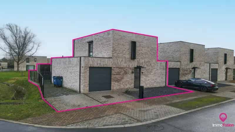 Recente halfopen woning met 2slpk en mooi tuin in Boekt!