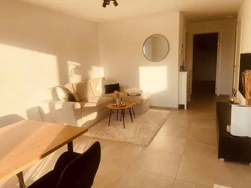 Appartement te Koop Vosselaar - 2 slaapkamers - Ruim Terras - Carport