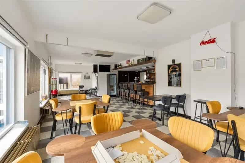 Handelspand met Appartement Genk