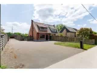Huis te koop Brecht - Ruime woning met atelier 85m²