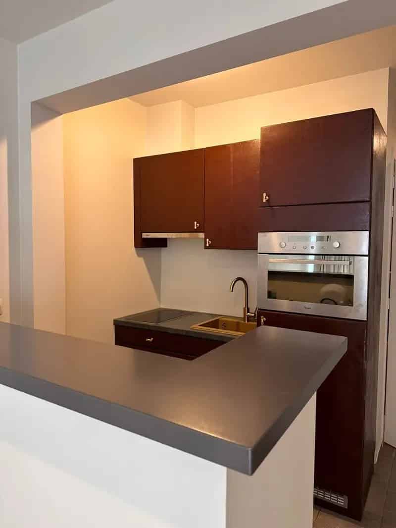 Gemeubelde Studio 8425680 Centraal Gelegen