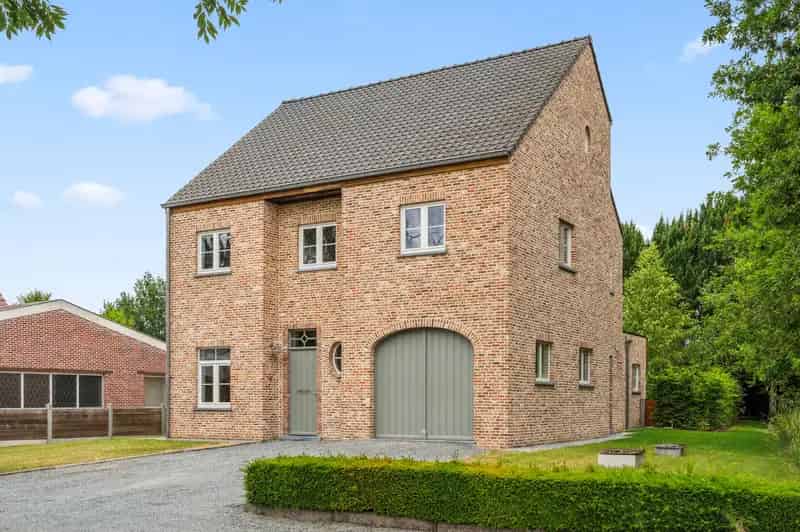 Villa te koop in Putte: 3 slaapkamers, tuin en garage