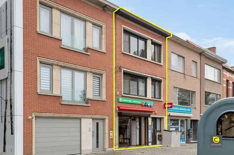 Handelsgelijkvloers met Duplex Appartement