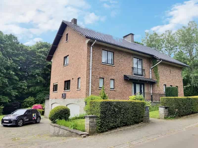 Grote villa te koop 7 slaapkamers grote tuin