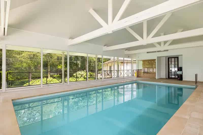 Huis te koop Vriesdonk: Energiezuinige villa met zwembad