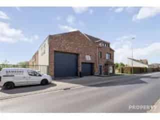 Industrie te koop Ooigem - Ruime woning met loods 600m2