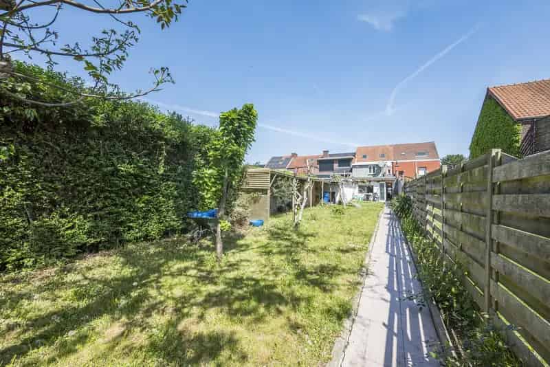 Huis te koop Kruibeke: 5 slaapkamers, 2 badkamers, Zuidtuin