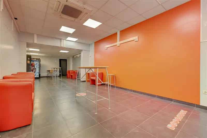 Handelspand gelijkvloers te huur Wilrijk