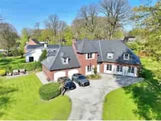 Huis te koop Montigny le Tilleul 360m2 5 slaapkamers zwembad