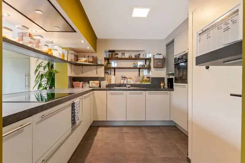 Centraal Gelegen HOB met Tuin en Garage Kruibeke