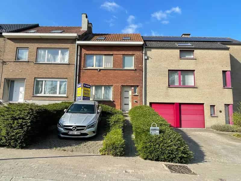 Gerenoveerde 2-gevelwoning te Asse